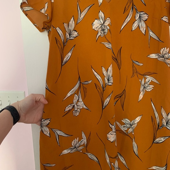 A New Day Floral Shift Dress - Picture 4 of 7